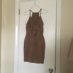 Lovely day mini dress. Brown color.